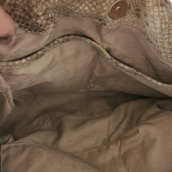 Michael Kors Purse - Authentic - Picture 5 of 8